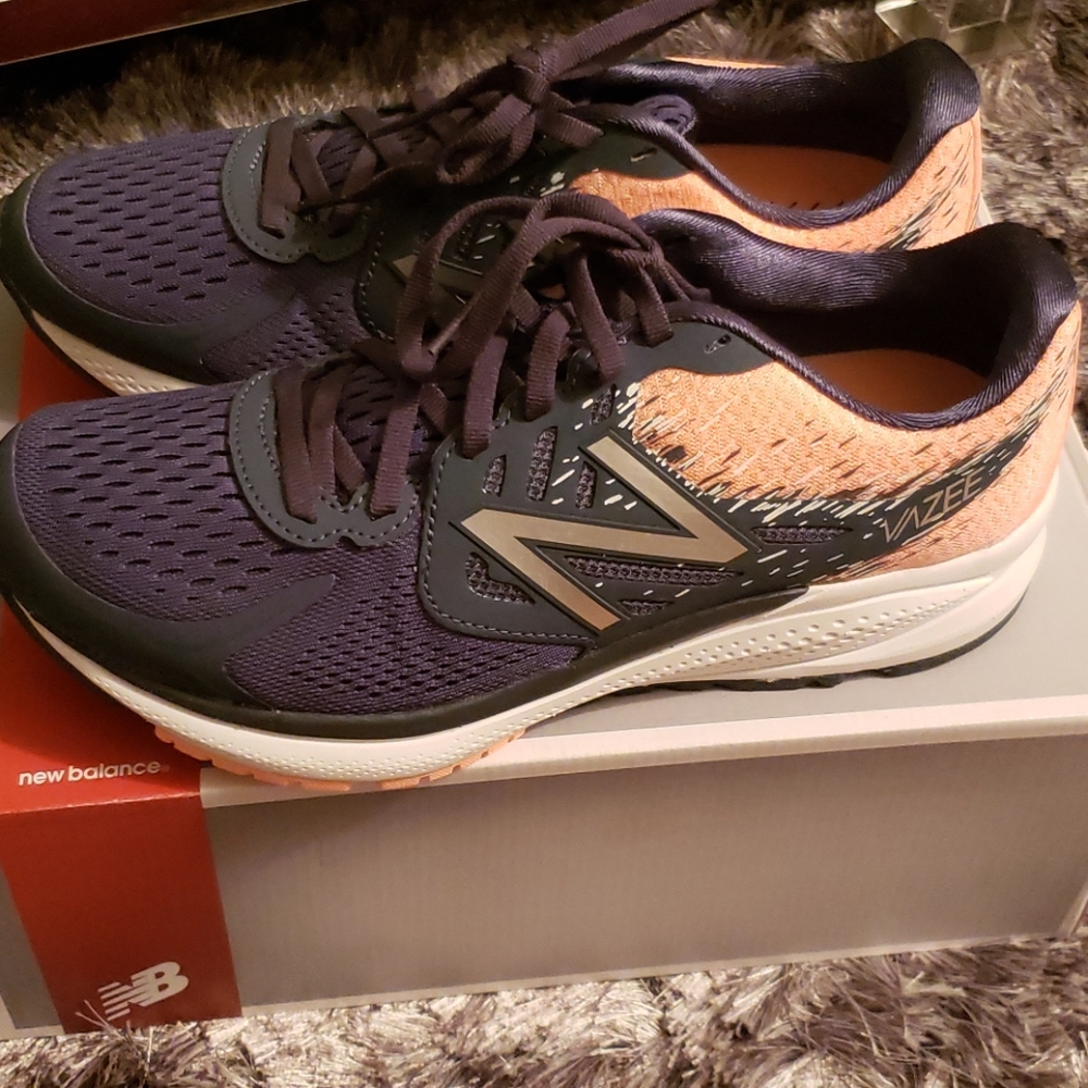 New balance running shoes -NWT